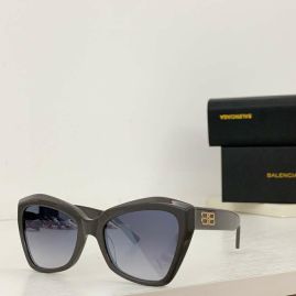 Picture of Balenciga Sunglasses _SKUfw54107504fw